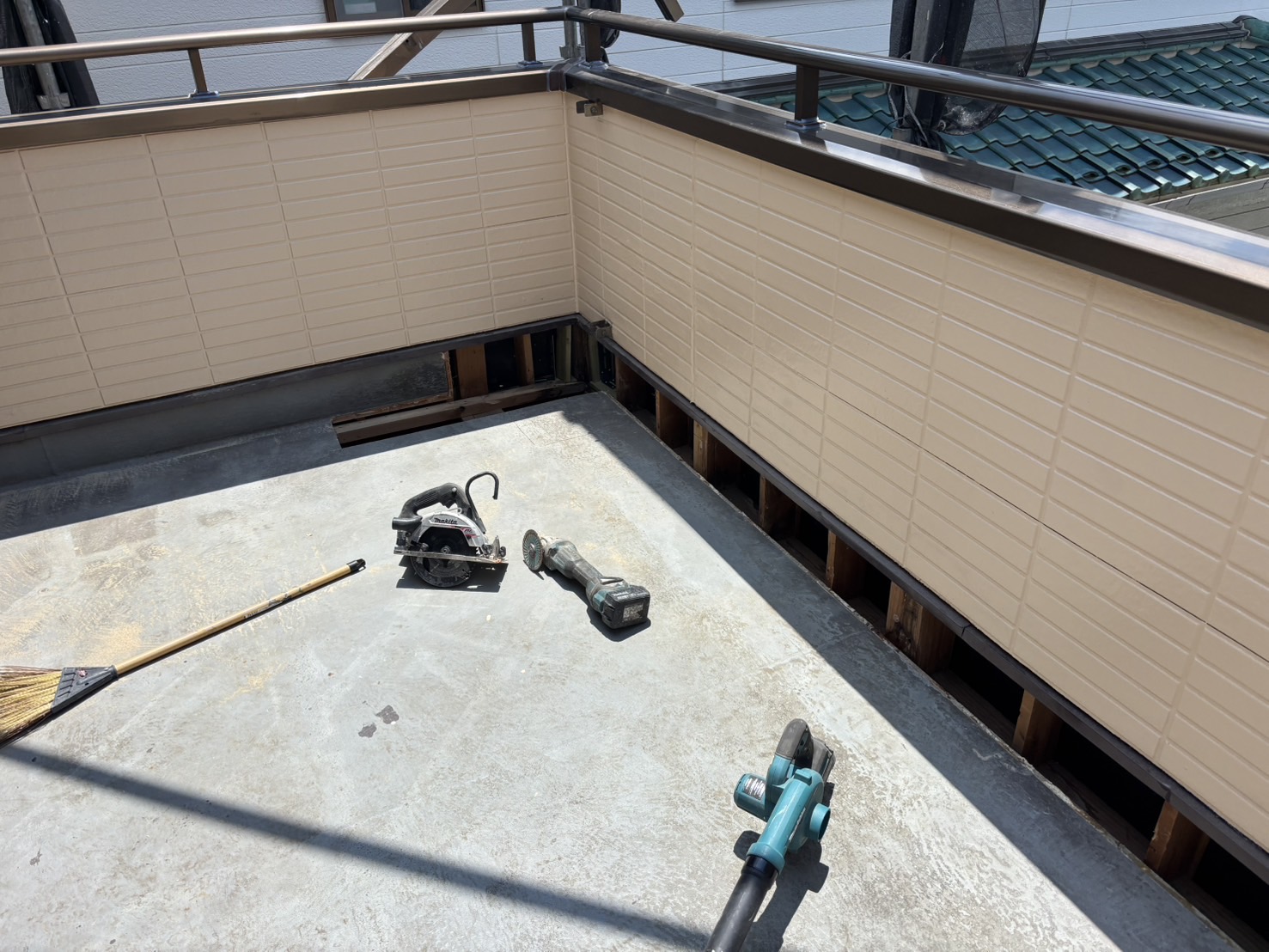 ベランダ清掃作業 after