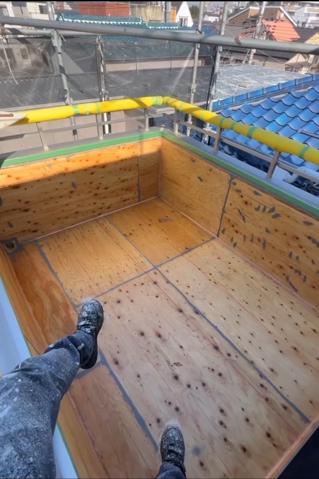 ベランダ清掃作業 before